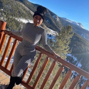 Naked wardrobe houndstooth set (turtle neck bodysuit / leggings )